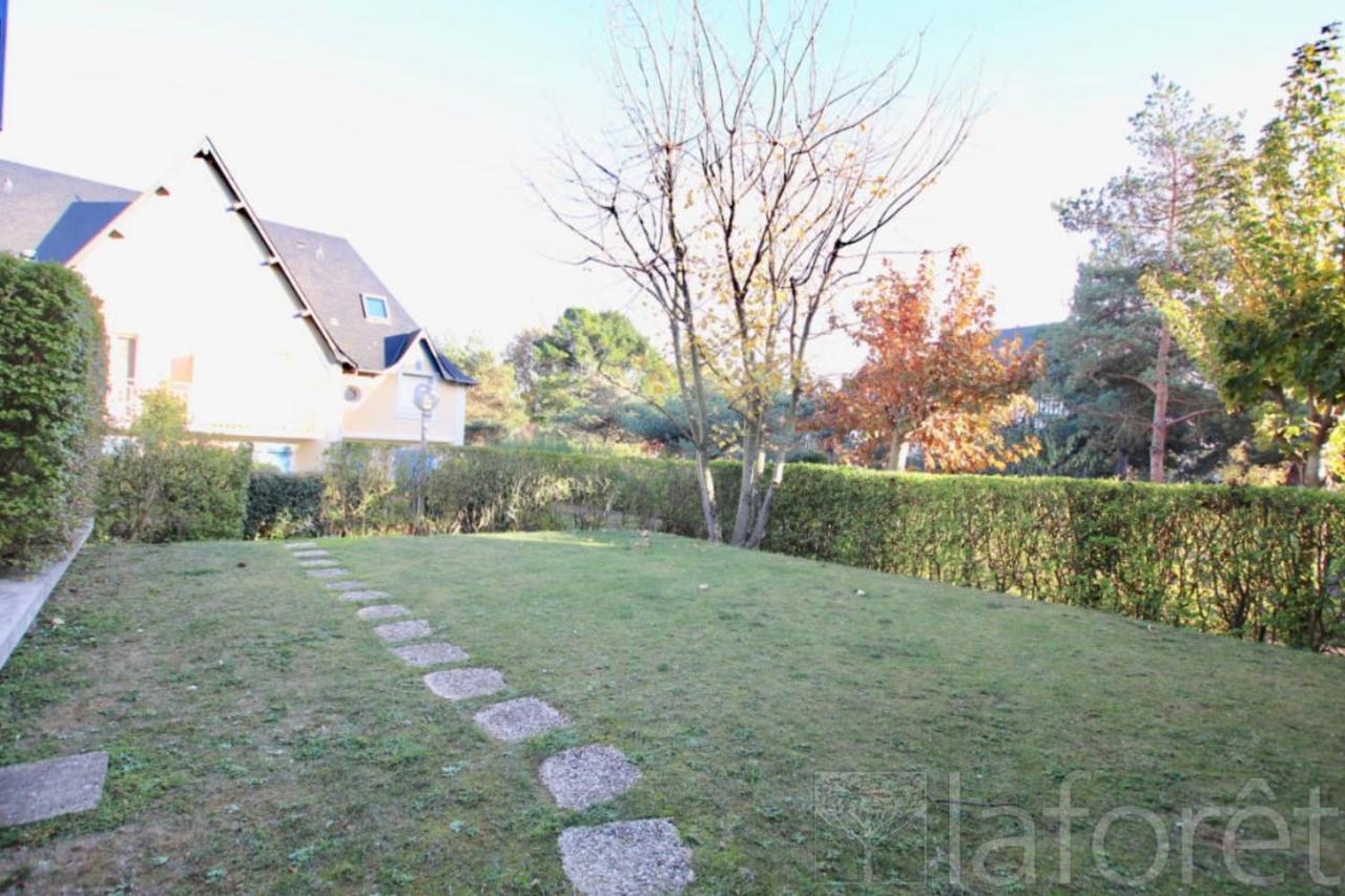 Magnifique 2P en Rez-de-jardin orienté SUD à 2 pas de la plage Cabourg Extérieur photo